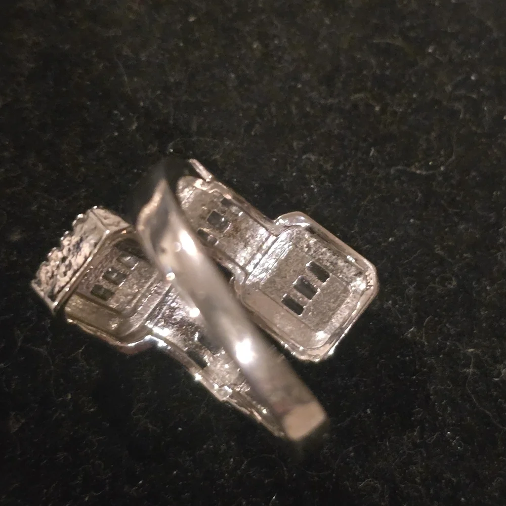 Elegant Silver Women's Ring